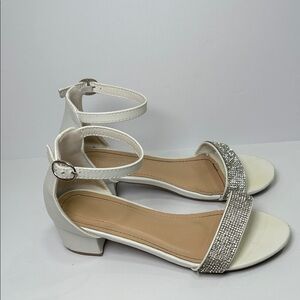 Elegant White Sandals with Rhinestone Accents | Girls 4